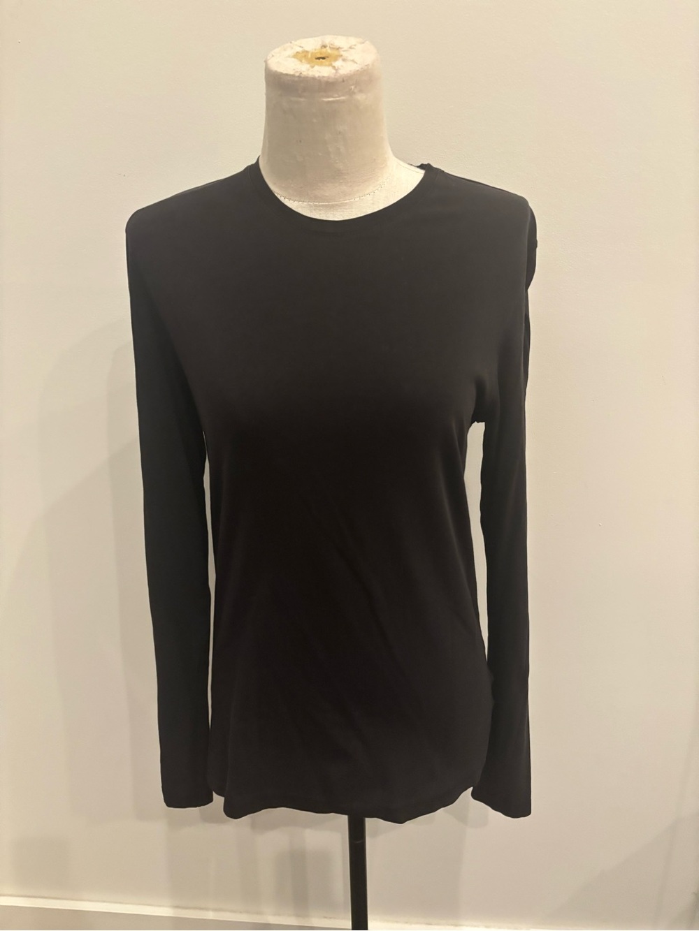 Classic Black Long-Sleeve mens Top